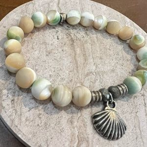 T Jazelle pearl shell bracelet with seashell charm